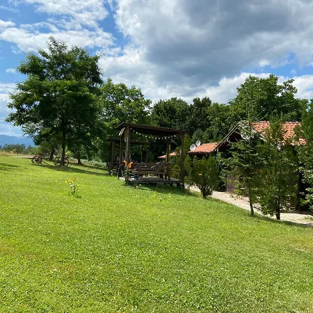 паздерите Nyaraló *