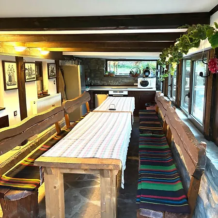 паздерите * Aprilci