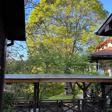 паздерите Nyaraló