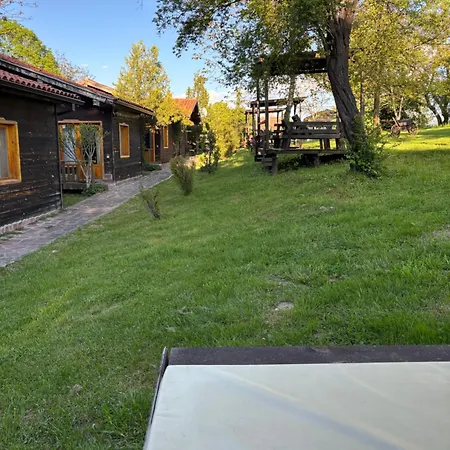 паздерите Nyaraló *