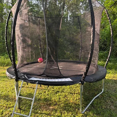 паздерите Nyaraló Aprilci