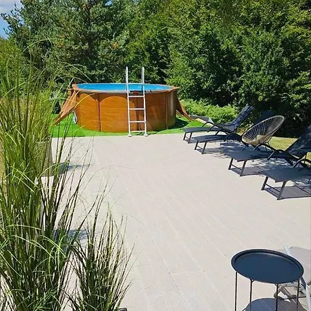 паздерите Nyaraló Aprilci