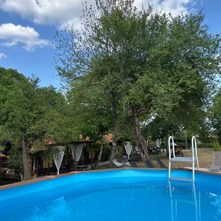 паздерите 阿普里尔齐