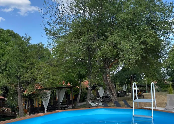 паздерите 阿普里尔齐