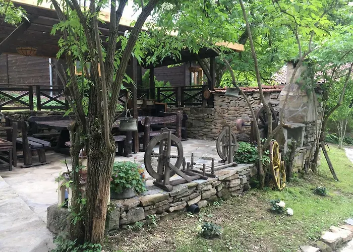 паздерите 阿普里尔齐