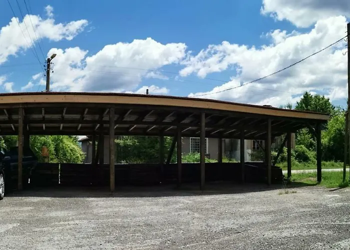 度假居 паздерите